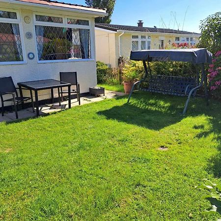 Beach & Tonic Beachside Chalet Humberston Εξωτερικό φωτογραφία