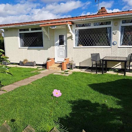 Beach & Tonic Beachside Chalet Humberston Εξωτερικό φωτογραφία
