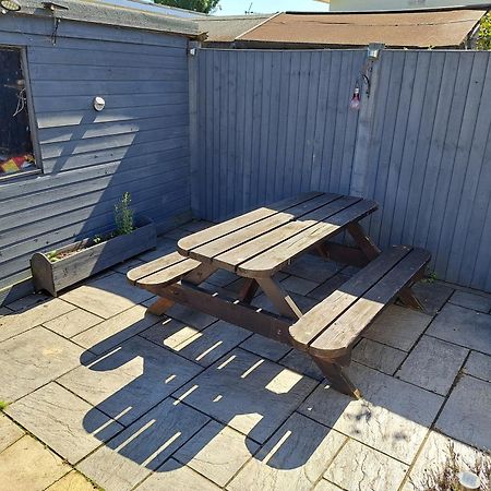 Beach & Tonic Beachside Chalet Humberston Εξωτερικό φωτογραφία