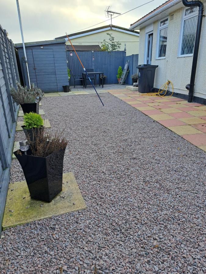 Beach & Tonic Beachside Chalet Humberston Εξωτερικό φωτογραφία