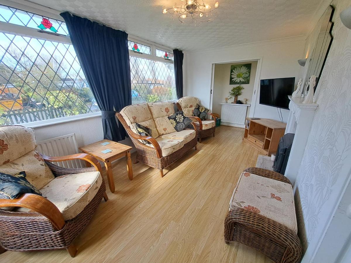 Beach & Tonic Beachside Chalet Humberston Εξωτερικό φωτογραφία