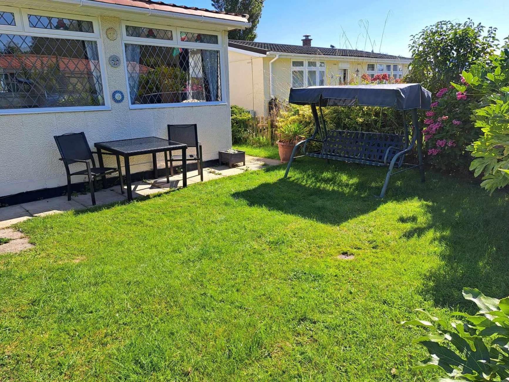 Beach & Tonic Beachside Chalet Humberston Εξωτερικό φωτογραφία