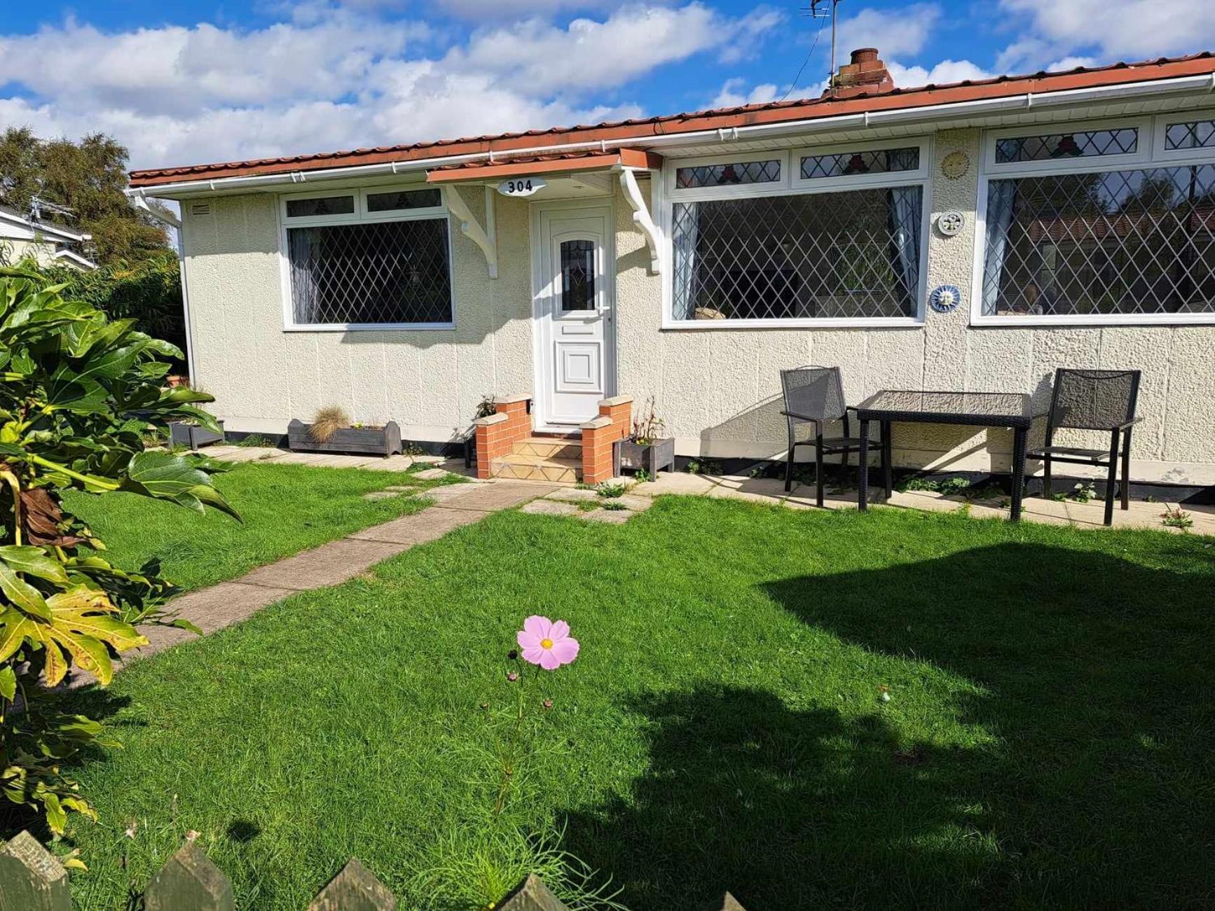 Beach & Tonic Beachside Chalet Humberston Εξωτερικό φωτογραφία