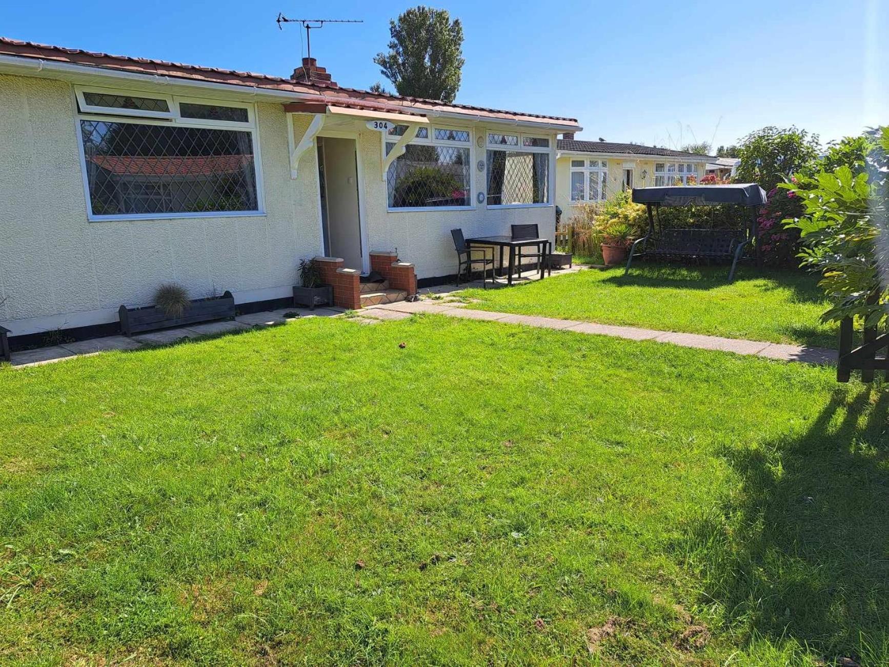 Beach & Tonic Beachside Chalet Humberston Εξωτερικό φωτογραφία