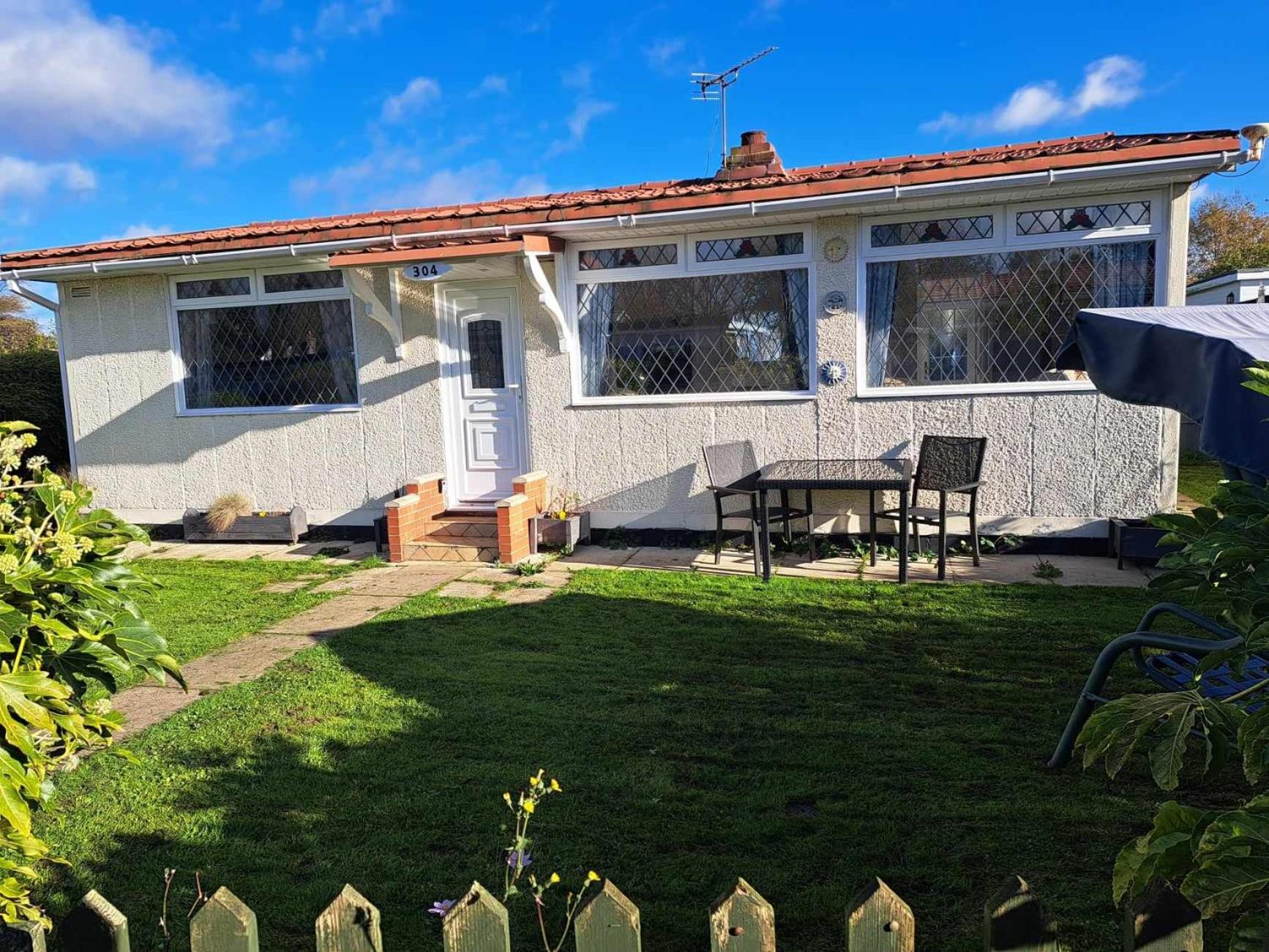Beach & Tonic Beachside Chalet Humberston Εξωτερικό φωτογραφία